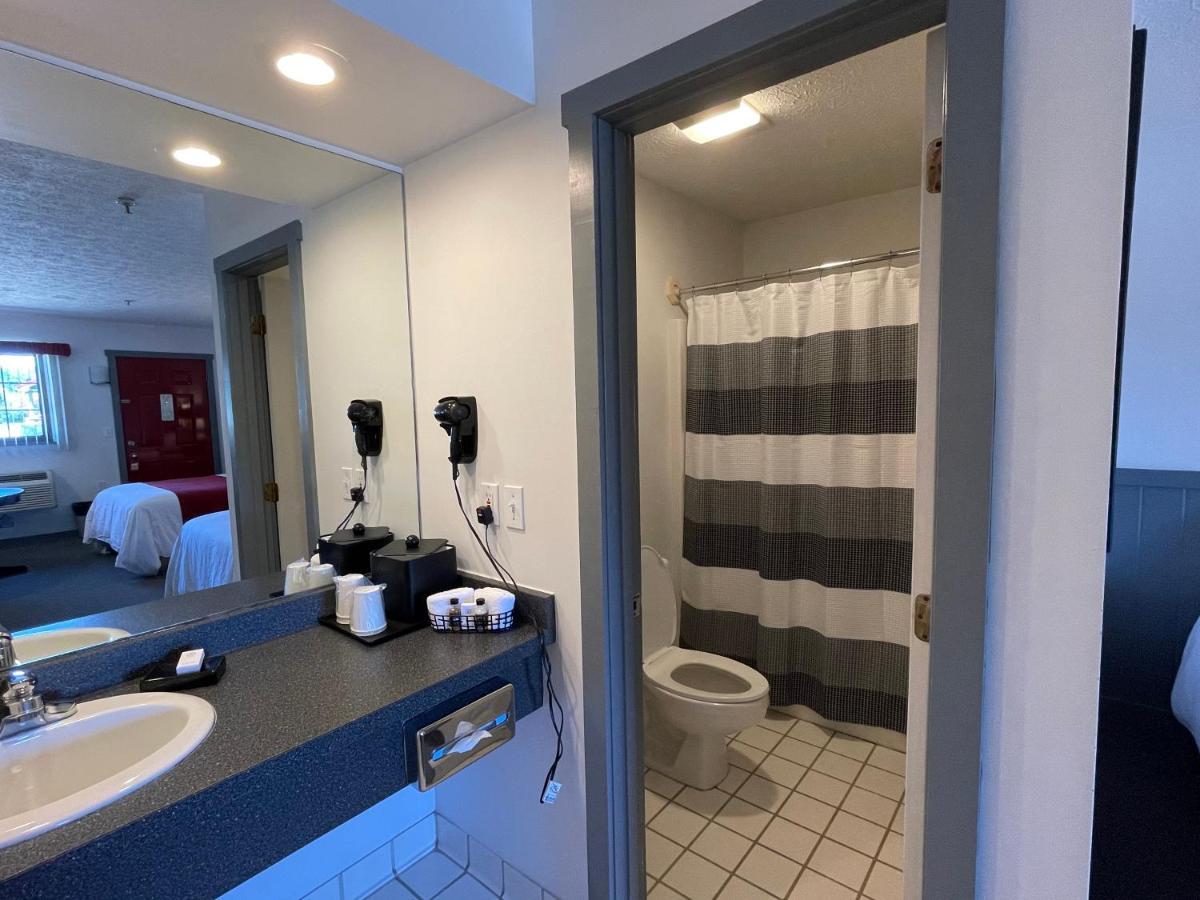 Oakland Long Branch Motel מראה חיצוני תמונה