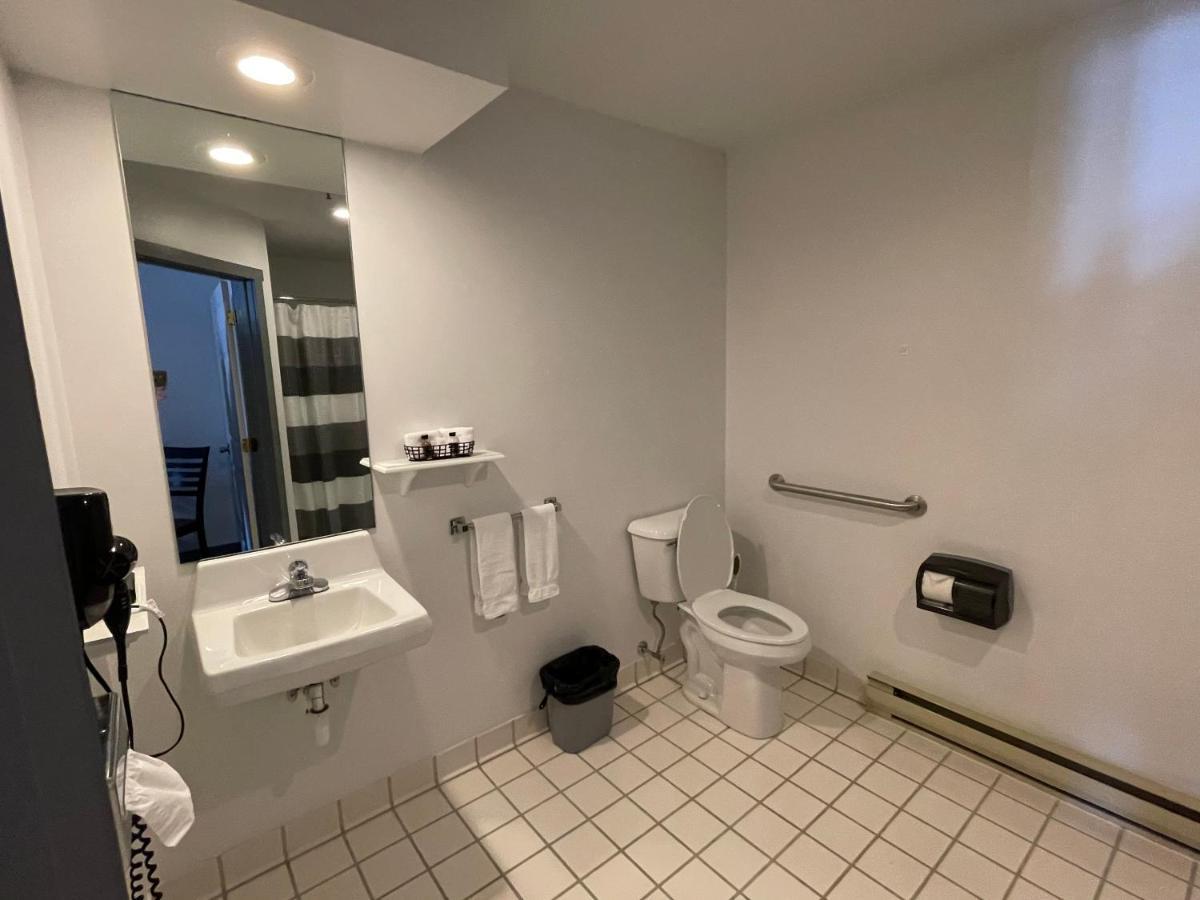 Oakland Long Branch Motel מראה חיצוני תמונה