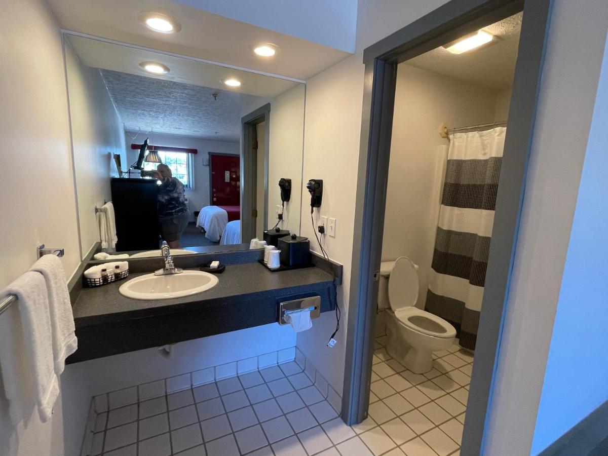Oakland Long Branch Motel מראה חיצוני תמונה