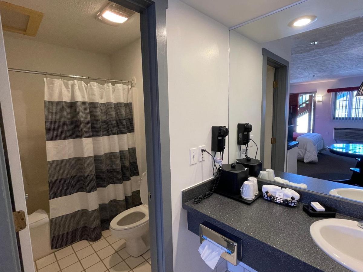 Oakland Long Branch Motel מראה חיצוני תמונה