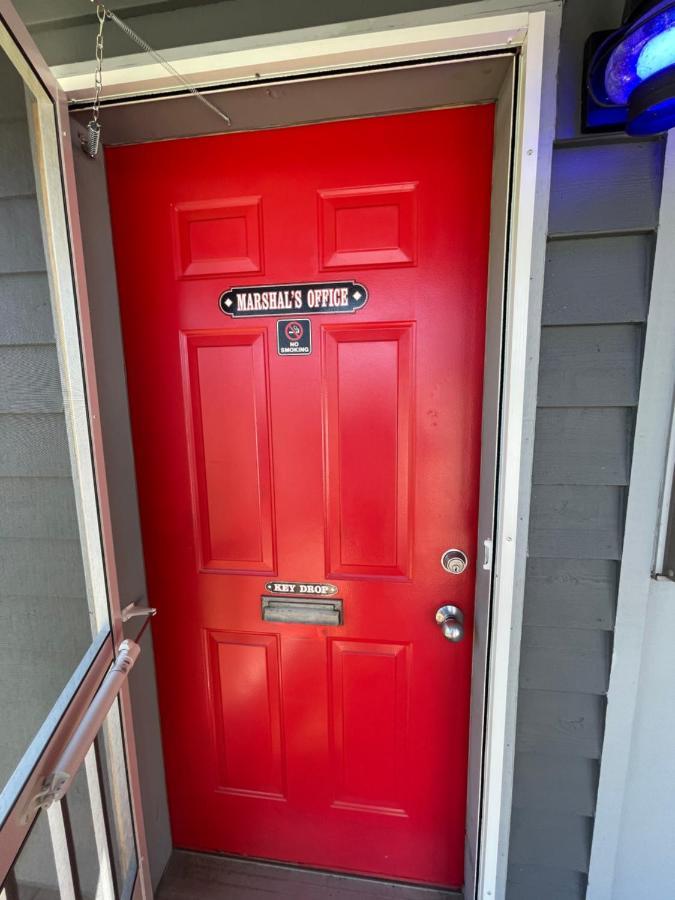Oakland Long Branch Motel מראה חיצוני תמונה